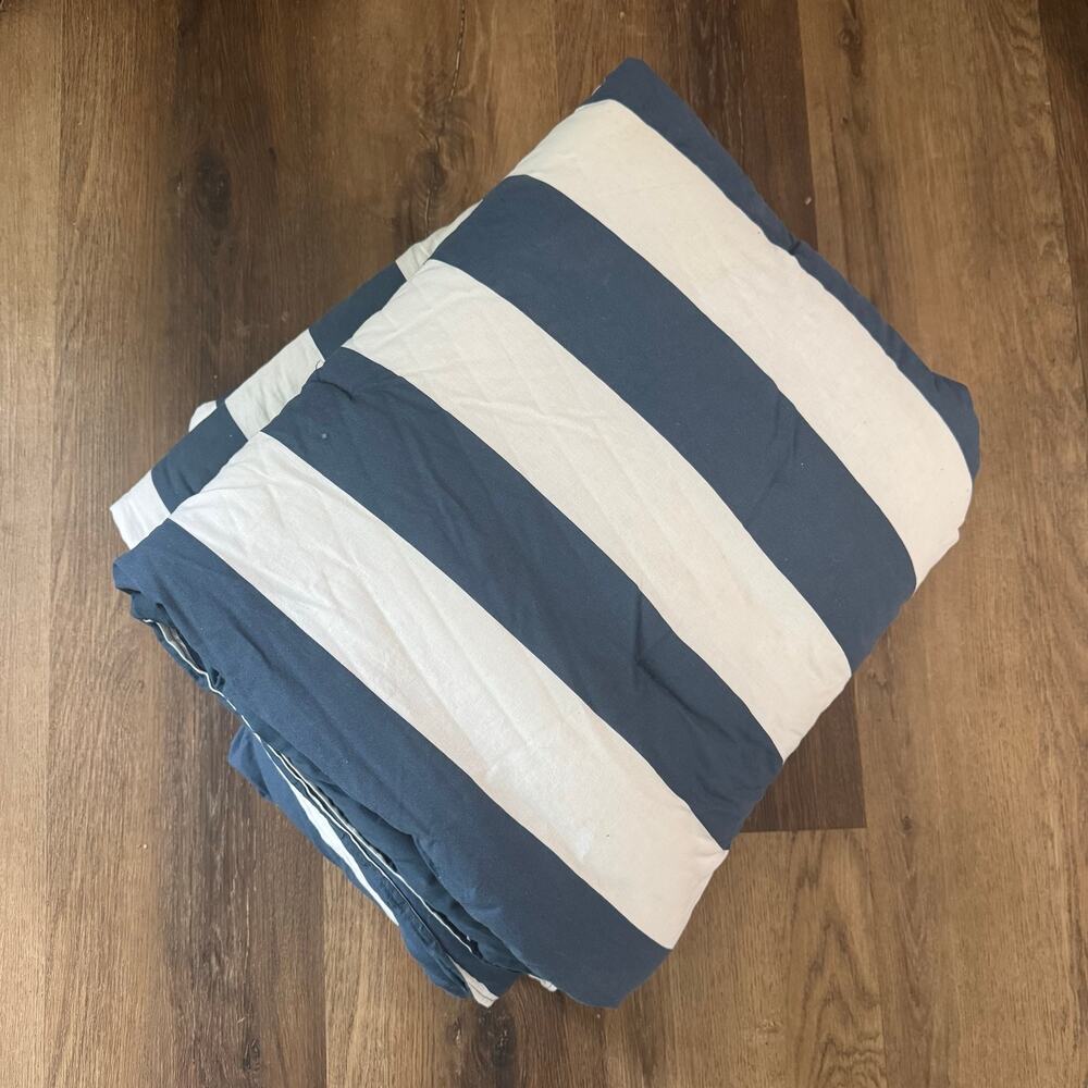 Twin Pillowfort Striped Comforter in Navy Blue and White